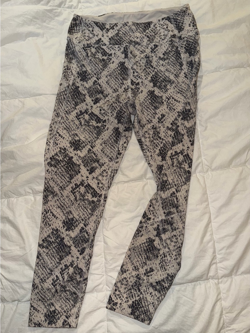 Victoria Secret Snake-Print Leggings - Women's L